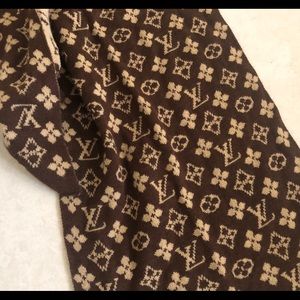 Authentic Louis Vuitton 2 sided Scarf!!!!!!!